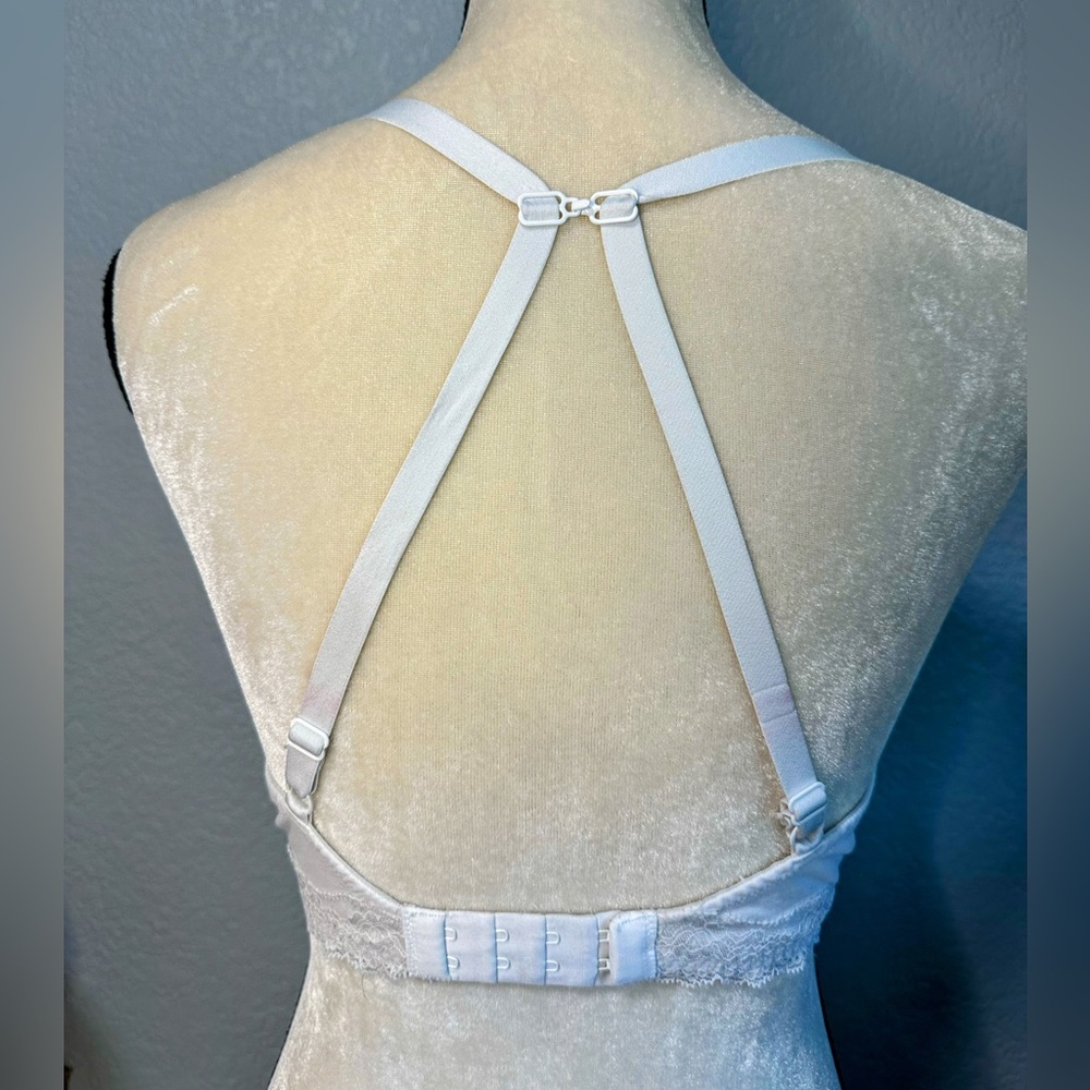 Ambrielle White Lace Bra - Picture 6 of 9
